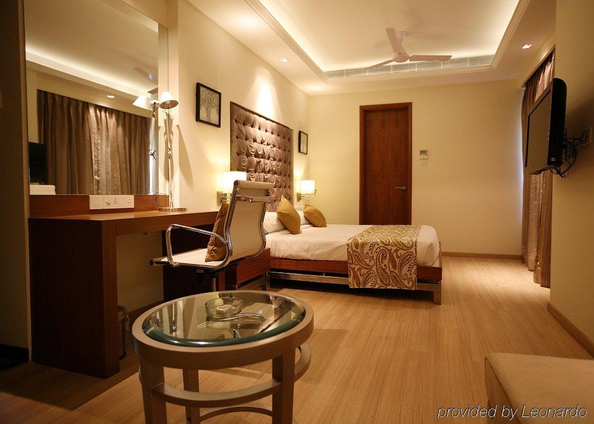 Hotel Riverview Ахмедабад Номер фото