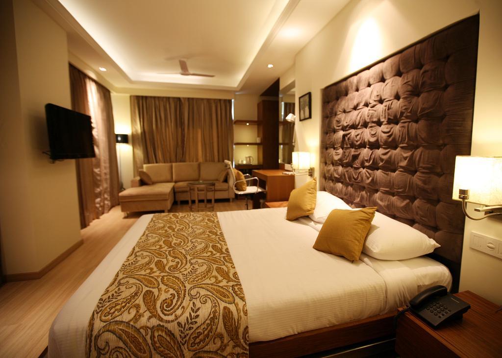 Hotel Riverview Ахмедабад Номер фото