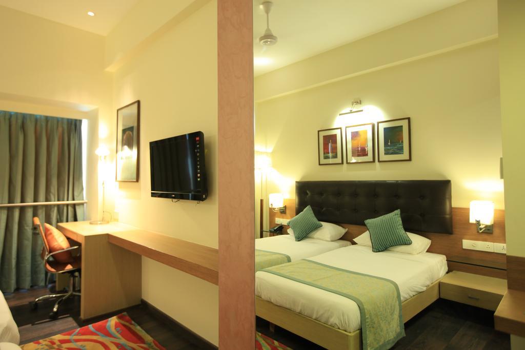Hotel Riverview Ахмедабад Номер фото